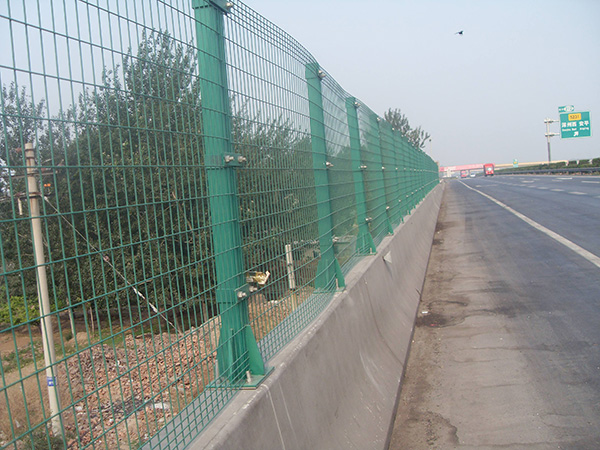 公路护栏